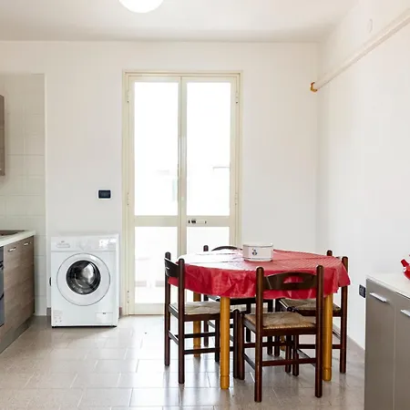 Seaside Flat - *