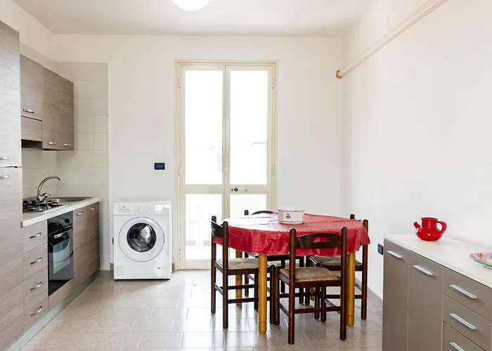 Seaside Flat - *